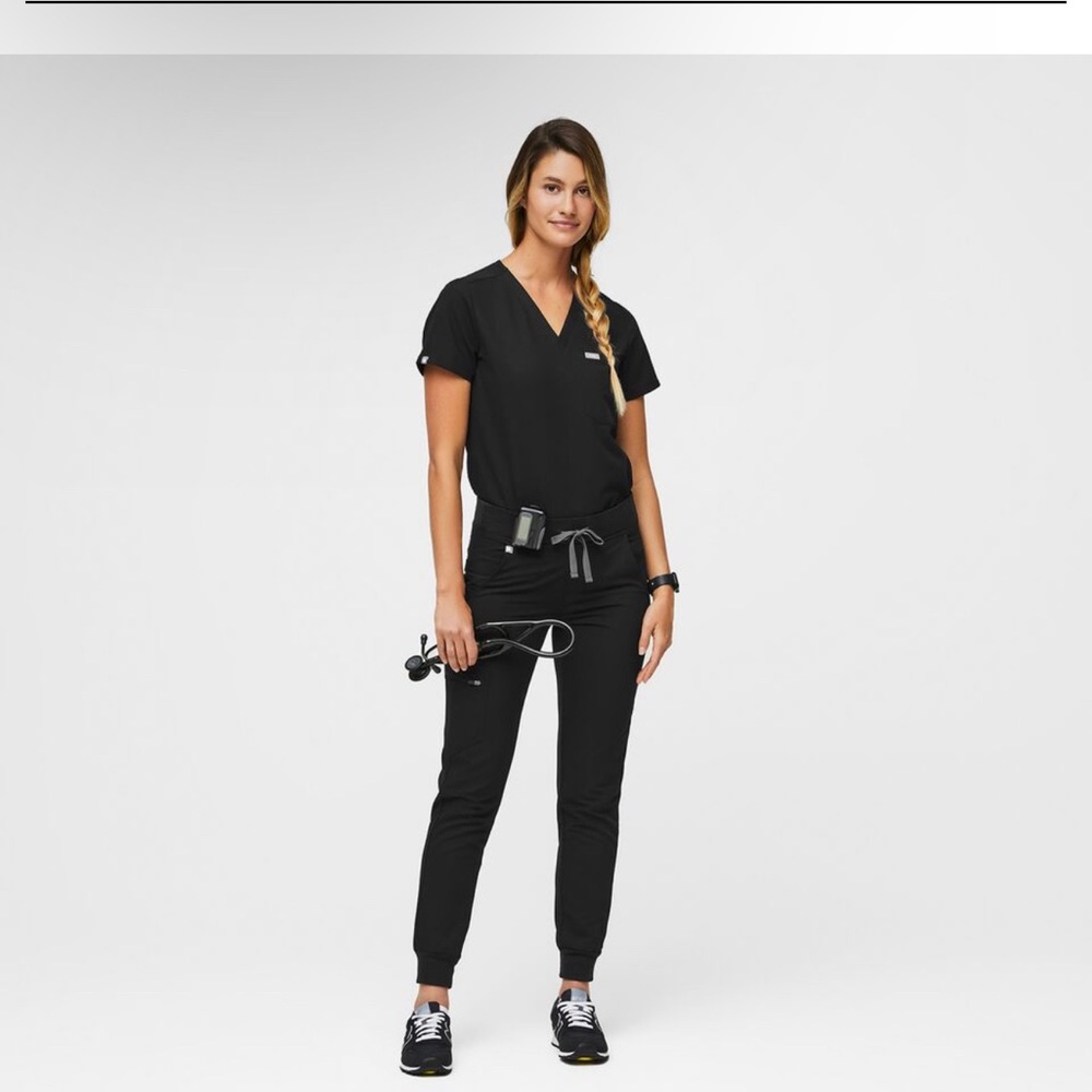 FIGS Medium Scrub Top and Jogger